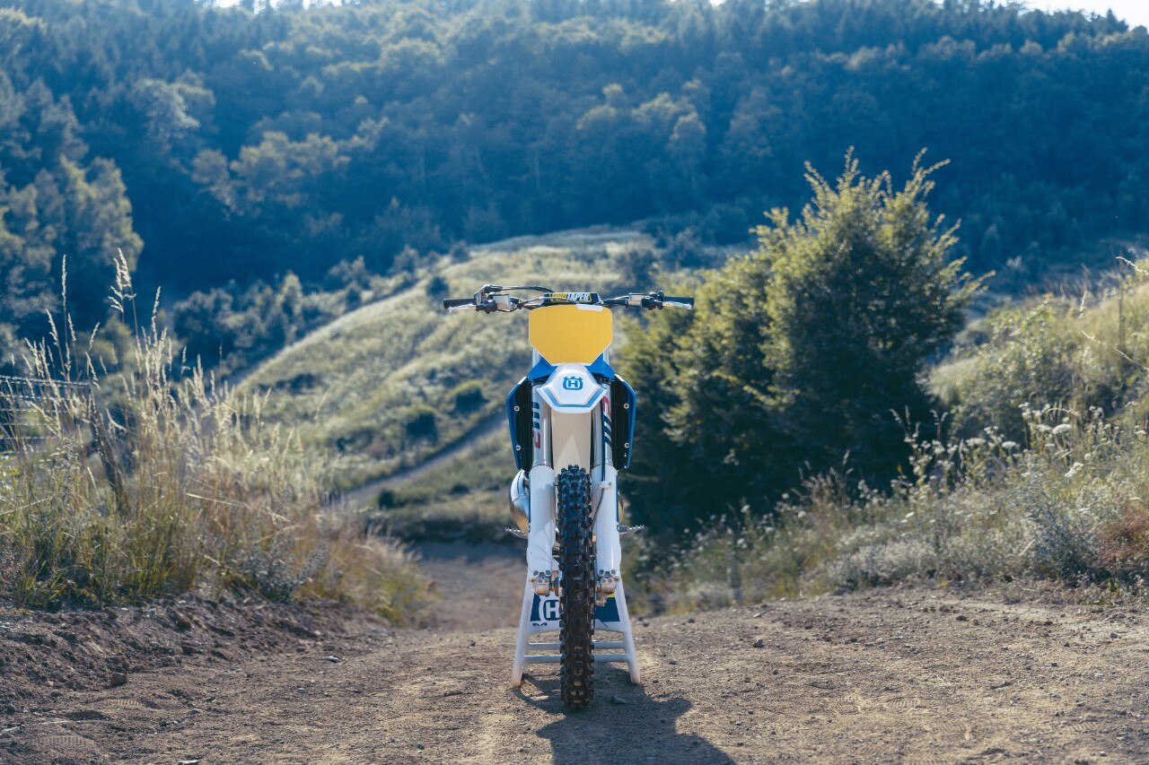 Husqvarna presenta la gamma 2025 “limited edition” Heritage 